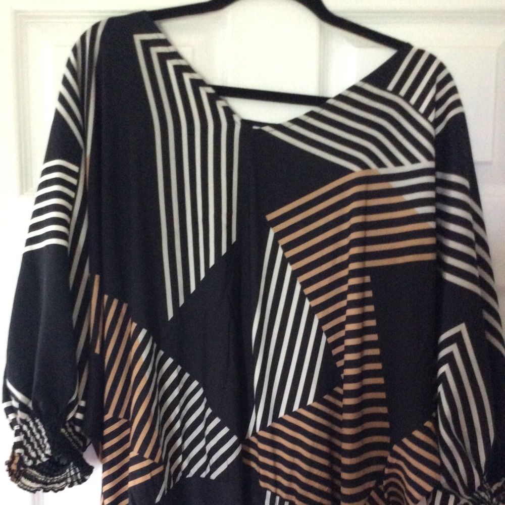 New York &Co. Boat neck Top. Worn twice. Size XL